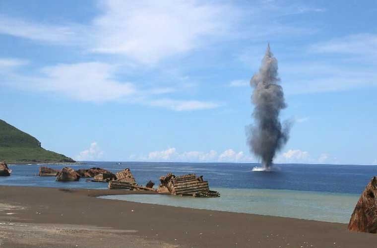 Xem tau chien Nhat Ban san thuy loi o Iwo Jima